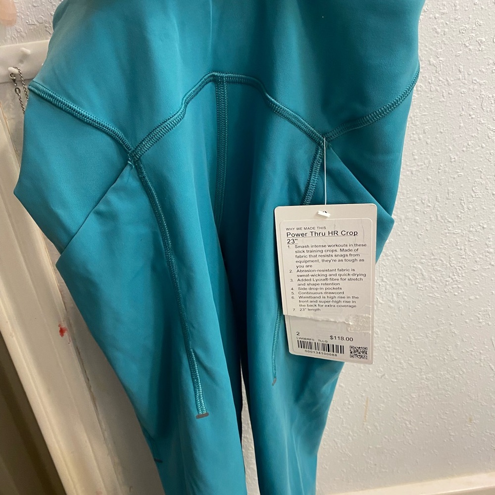 Power thru HE crop lululemon